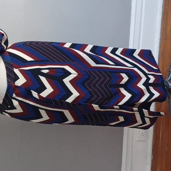 Tristan 2 piece sleeveless top and skirt Size 4 - Picture 9 of 16